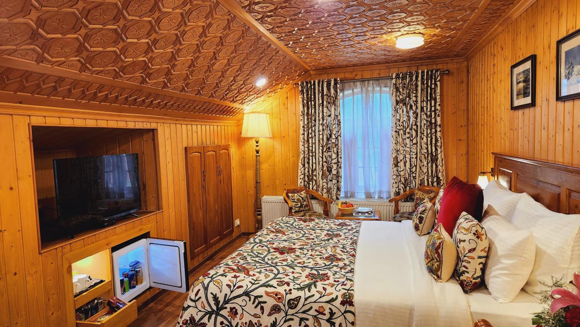 Shaw Inn By Stay Pattern Гульмарг Экстерьер фото