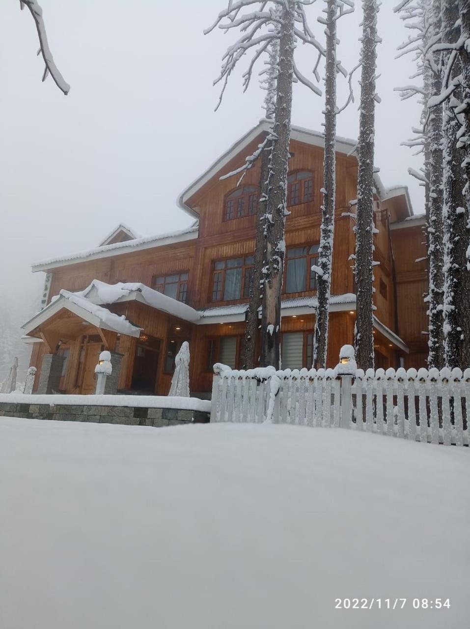 Shaw Inn By Stay Pattern Гульмарг Экстерьер фото