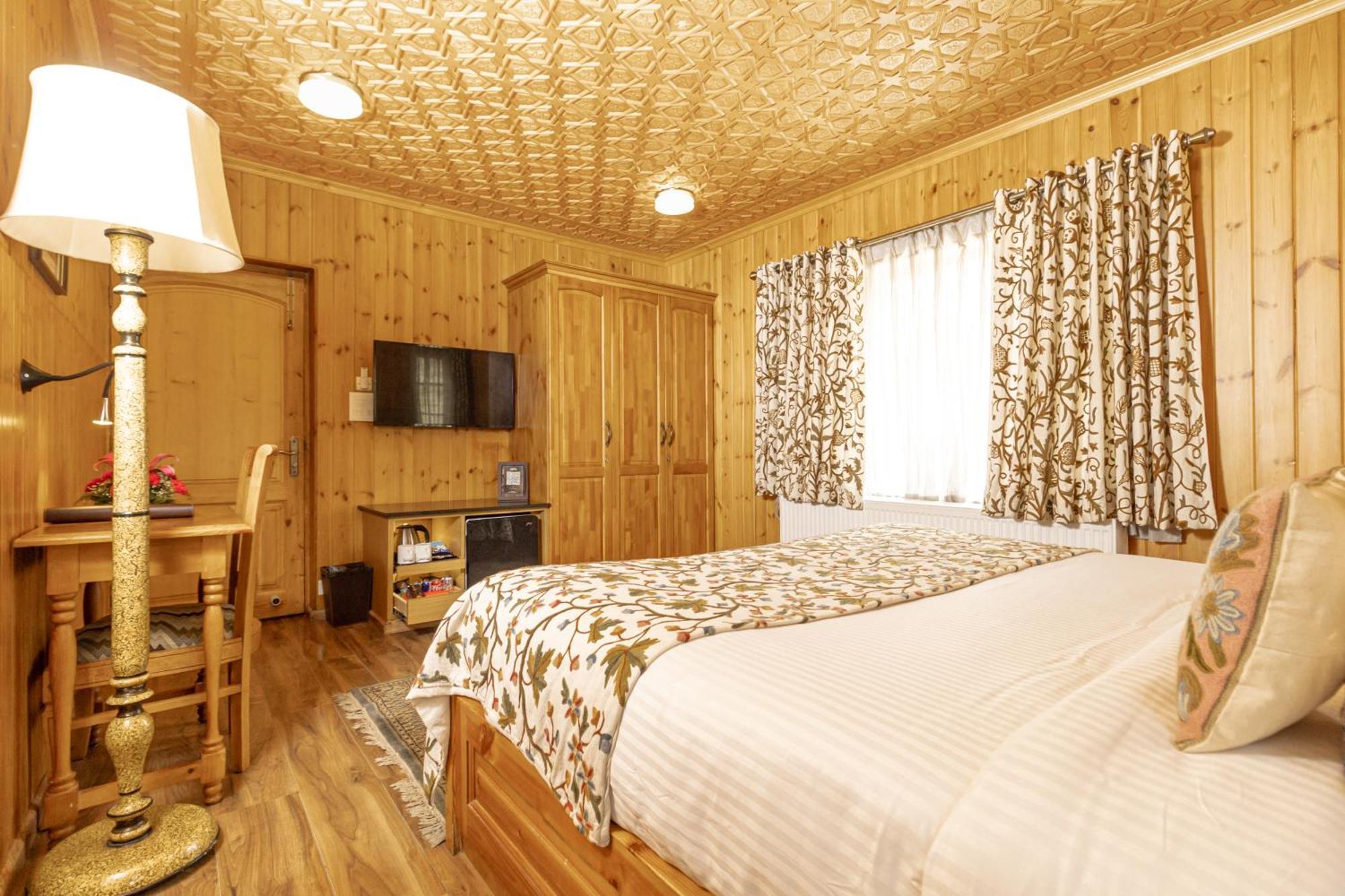 Shaw Inn By Stay Pattern Гульмарг Экстерьер фото