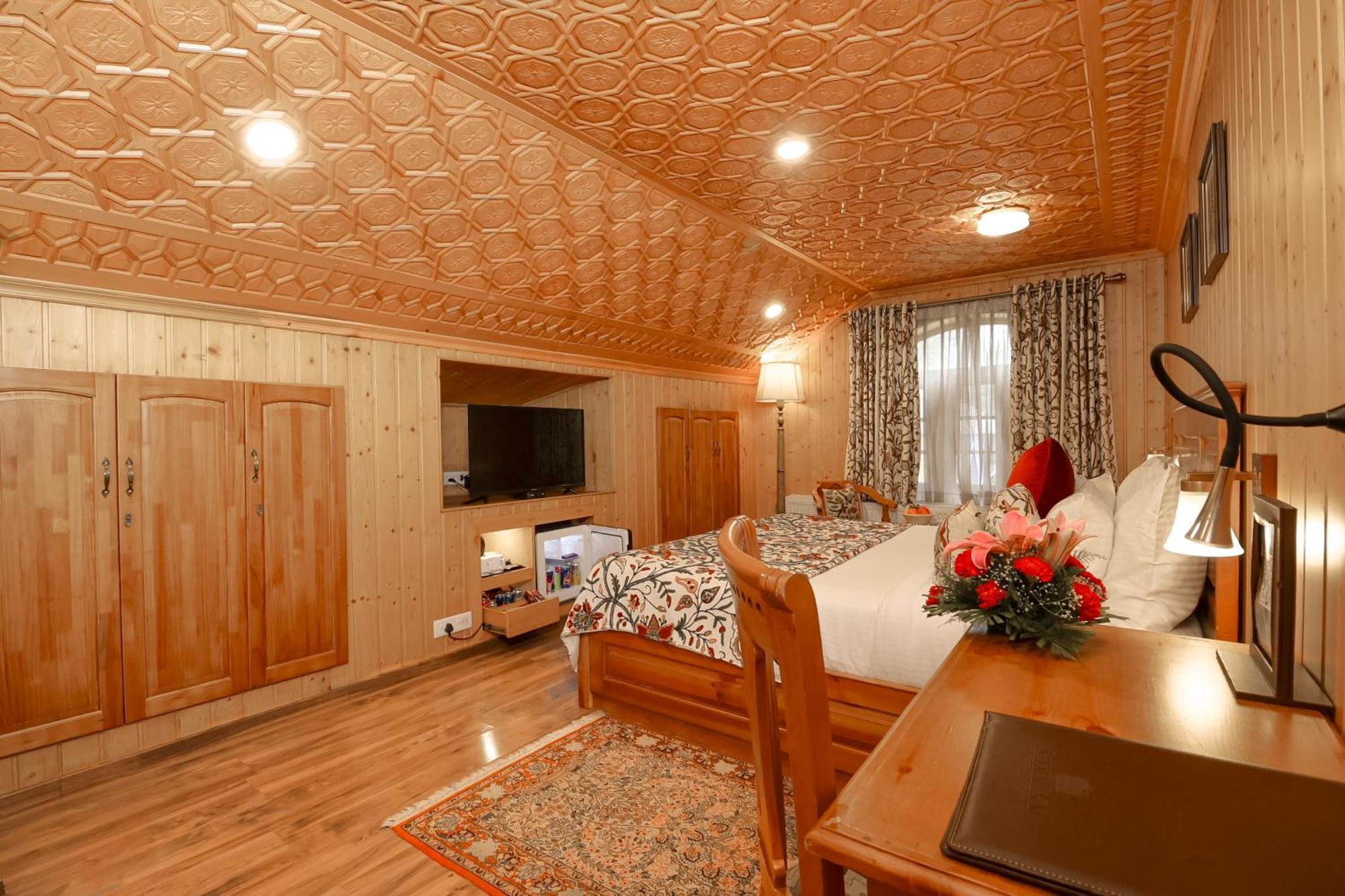 Shaw Inn By Stay Pattern Гульмарг Экстерьер фото